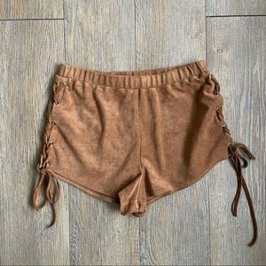 Forever 21 - Women’s - Tan Suede Shorts - Size XS